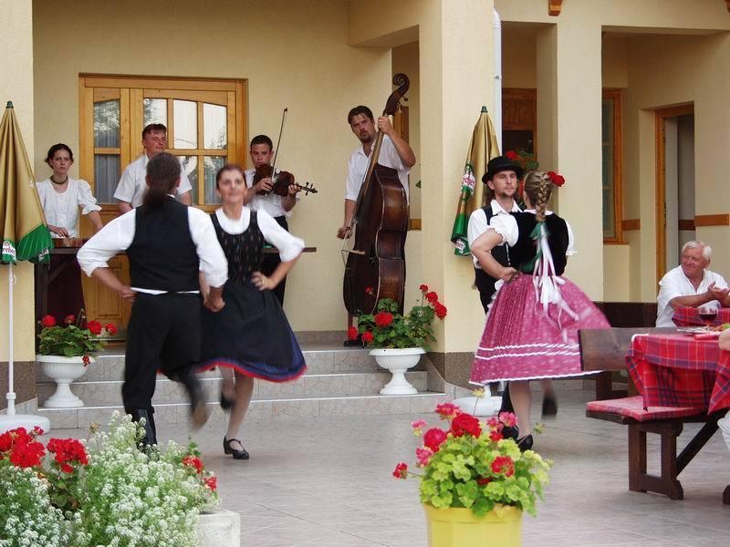 Adam Tanya Fogado Hotel Balázspuszta Buitenkant foto
