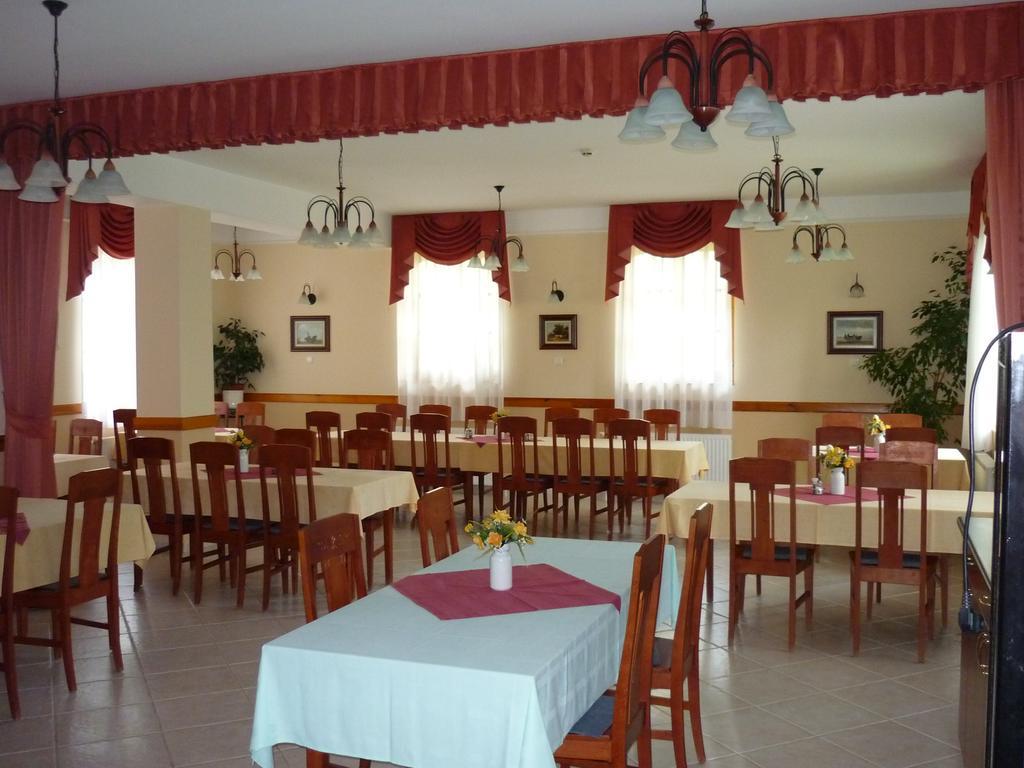Adam Tanya Fogado Hotel Balázspuszta Buitenkant foto