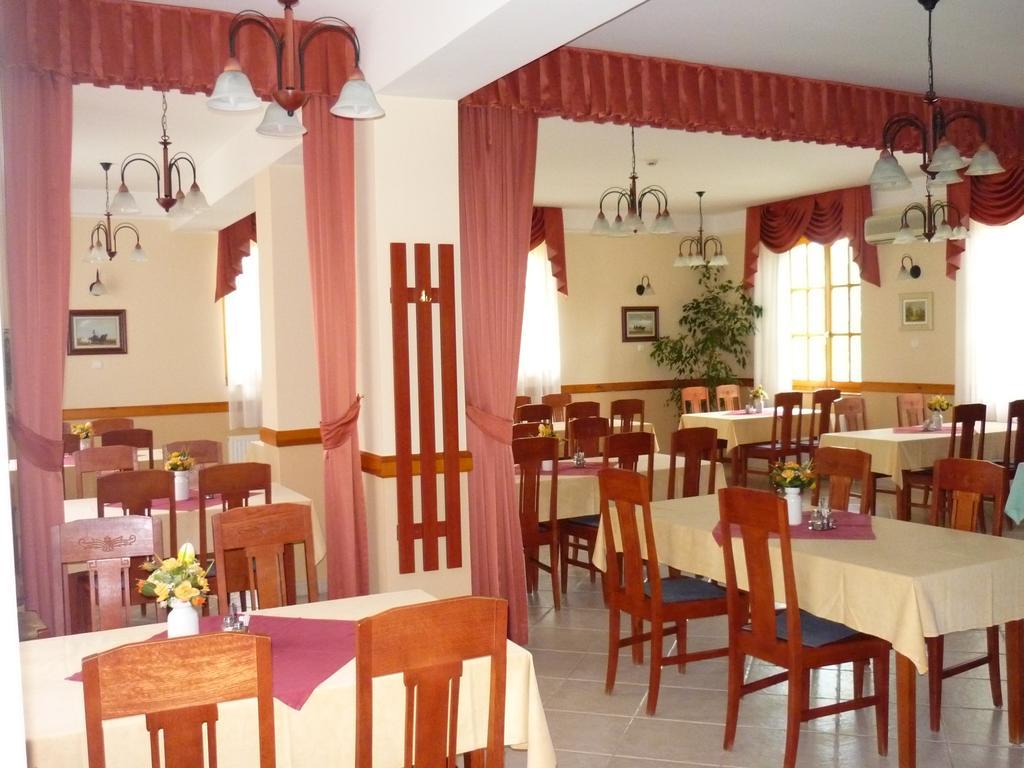 Adam Tanya Fogado Hotel Balázspuszta Buitenkant foto